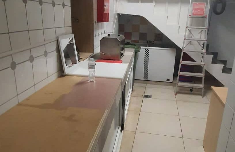 Πωλείται κρεοπωλείο